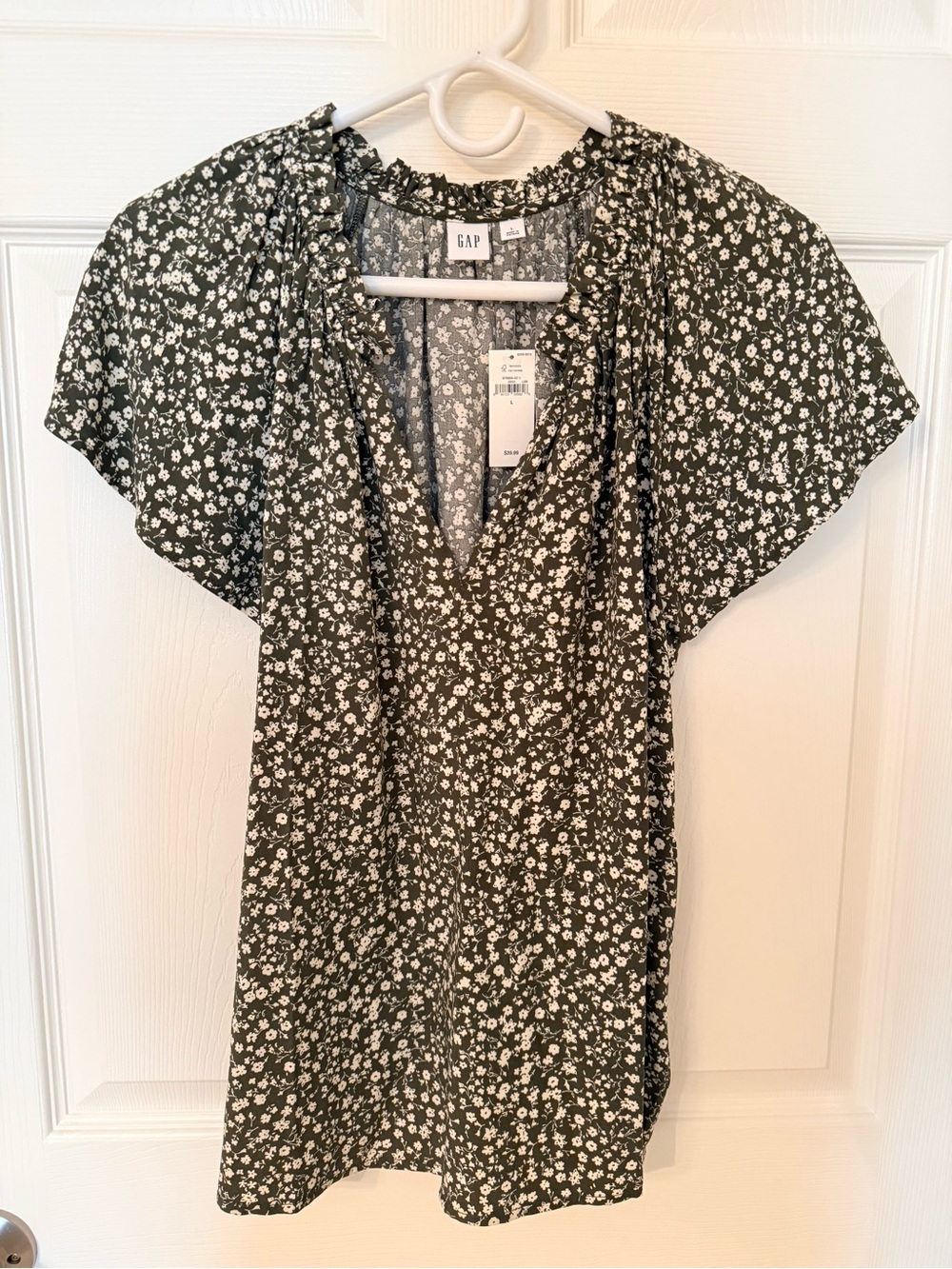 GAP Olive & Cream Floral Ruffle Neck Top Blouse NWT